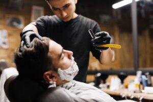 profession-of-barber-CEWJ38P